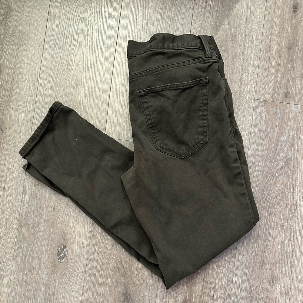 Banana republic traveler athletic tapered fit